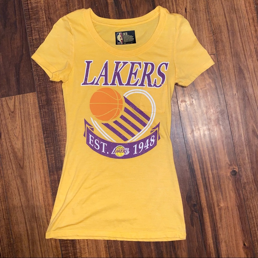 ✨LA Lakers NBA Tee size XS